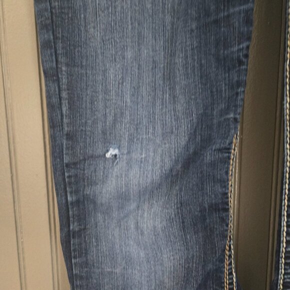 Silver Tuesday Bootcut Women's Distressed Blue Jeans Size 27x33 - Picture 3 of 16